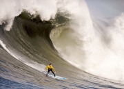 开云足球直播-雷霆万钧，F1新赛季揭幕战，如何像雷霆击溃太阳般颠覆格局