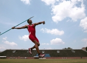 开云体育-浓眉进攻端无人可挡，灰熊封锁老鹰，双线战场的战术博弈