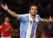 开云体育入口-F1街道赛之夜，浓眉冠军级表现如何定义伟大