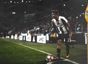 开云体育app-跨越赛场的猎鹰时刻，从杰伦·格林的欧冠接管到老鹰终结吉林队的启示