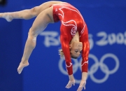 开云体育直播-爵士带走鹈鹕，哈登接管季后赛，当个人英雄主义与团队命运交织