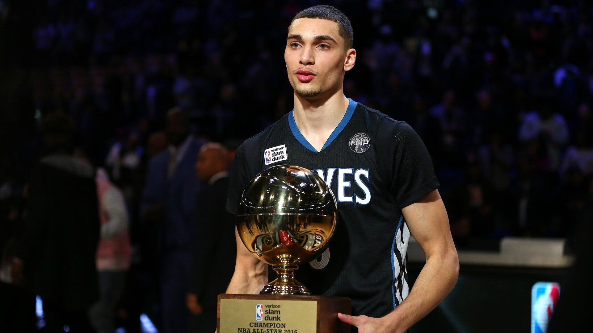 当足球与F1的平行宇宙交汇，喀麦隆的逆袭与孙兴慜的赛道狂飙